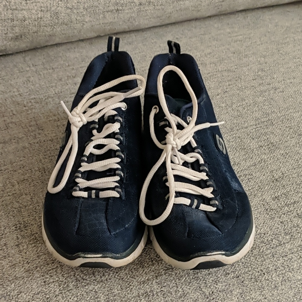 Walking sneakers